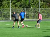 Laatste training S.K.N.W.K. JO10-1 van seizoen 2022-2023 (partijtje tegen de ouders) (24/165)